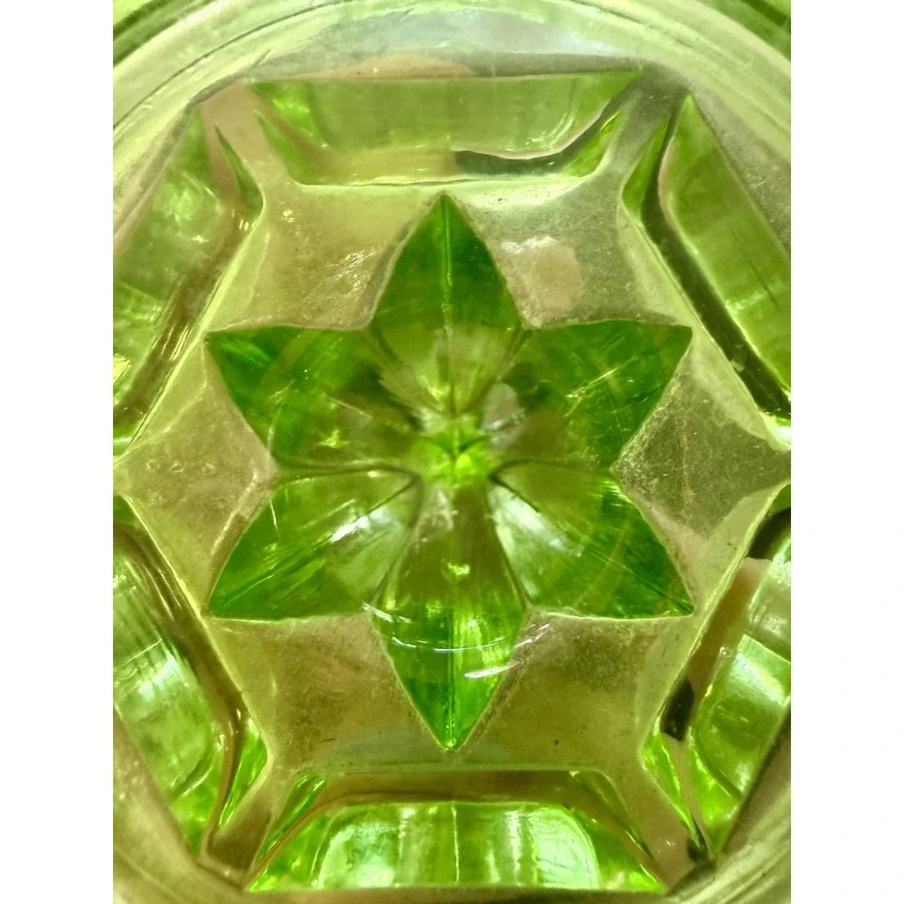 Vintage Uranium Glass Citrus Juicer Reamer Green Depression Glass